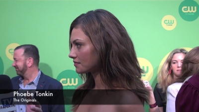 Phoebe_Tonkin_-_The_Originals_-_2013_CW_Upfronts_006.jpg