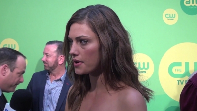 Phoebe_Tonkin_-_The_Originals_-_2013_CW_Upfronts_044.jpg
