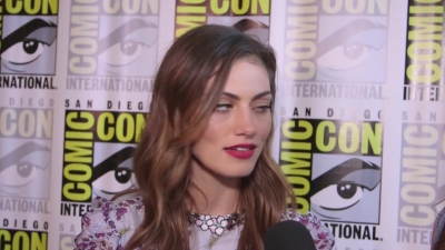 Phoebe_Tonkin_Interview__The_Originals__Interview_-_Comic_Con_2016_0027.jpg