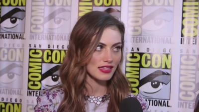 Phoebe_Tonkin_Interview__The_Originals__Interview_-_Comic_Con_2016_0031.jpg