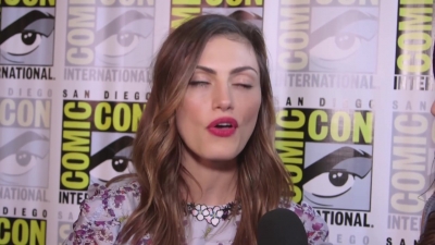 Phoebe_Tonkin_Interview__The_Originals__Interview_-_Comic_Con_2016_0041.jpg