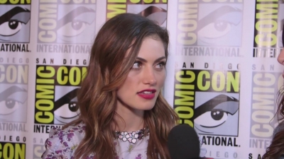 Phoebe_Tonkin_Interview__The_Originals__Interview_-_Comic_Con_2016_0082.jpg