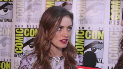 Phoebe_Tonkin_Interview__The_Originals__Interview_-_Comic_Con_2016_0084.jpg