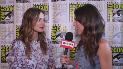 Phoebe_Tonkin_Interview__The_Originals__Interview_-_Comic_Con_2016_0331.jpg