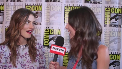 Phoebe_Tonkin_Interview__The_Originals__Interview_-_Comic_Con_2016_0401.jpg