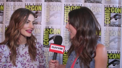 Phoebe_Tonkin_Interview__The_Originals__Interview_-_Comic_Con_2016_0407.jpg
