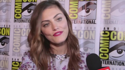 Phoebe_Tonkin_Interview__The_Originals__Interview_-_Comic_Con_2016_0430.jpg