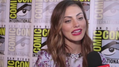 Phoebe_Tonkin_Interview__The_Originals__Interview_-_Comic_Con_2016_0438.jpg