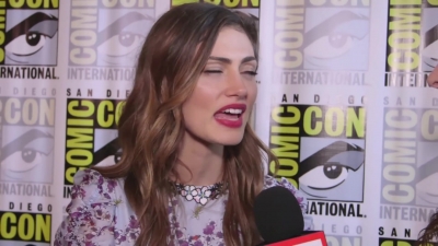 Phoebe_Tonkin_Interview__The_Originals__Interview_-_Comic_Con_2016_0520.jpg