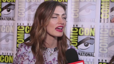 Phoebe_Tonkin_Interview__The_Originals__Interview_-_Comic_Con_2016_0521.jpg