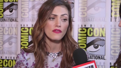 Phoebe_Tonkin_Interview__The_Originals__Interview_-_Comic_Con_2016_0726.jpg
