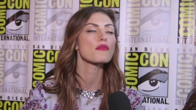 Phoebe_Tonkin_Interview__The_Originals__Interview_-_Comic_Con_2016_0922.jpg