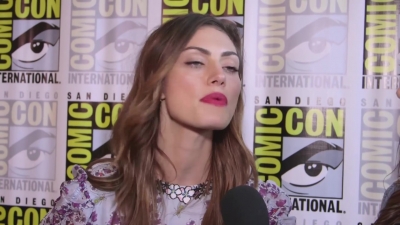 Phoebe_Tonkin_Interview__The_Originals__Interview_-_Comic_Con_2016_0923.jpg