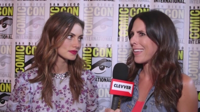Phoebe_Tonkin_Interview__The_Originals__Interview_-_Comic_Con_2016_1124.jpg