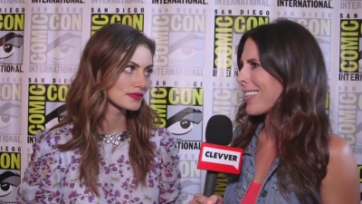 Phoebe_Tonkin_Interview__The_Originals__Interview_-_Comic_Con_2016_1128.jpg