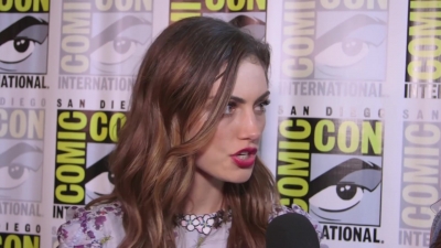Phoebe_Tonkin_Interview__The_Originals__Interview_-_Comic_Con_2016_1327.jpg