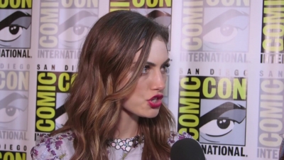Phoebe_Tonkin_Interview__The_Originals__Interview_-_Comic_Con_2016_1329.jpg