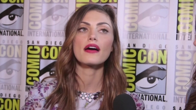 Phoebe_Tonkin_Interview__The_Originals__Interview_-_Comic_Con_2016_1400~0.jpg