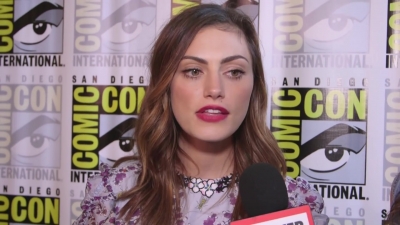 Phoebe_Tonkin_Interview__The_Originals__Interview_-_Comic_Con_2016_1588.jpg