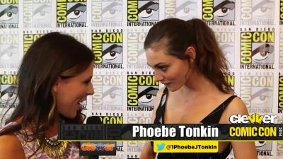 Phoebe_Tonkin__The_Originals__Teases_Hayley_s_Hybrid_Future_-_Comic-Con_2014_012.jpg