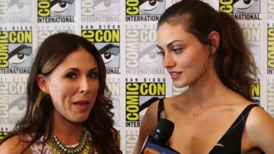 Phoebe_Tonkin__The_Originals__Teases_Hayley_s_Hybrid_Future_-_Comic-Con_2014_029.jpg
