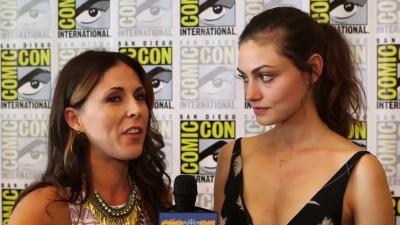Phoebe_Tonkin__The_Originals__Teases_Hayley_s_Hybrid_Future_-_Comic-Con_2014_051.jpg