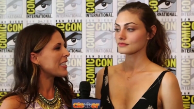 Phoebe_Tonkin__The_Originals__Teases_Hayley_s_Hybrid_Future_-_Comic-Con_2014_056.jpg