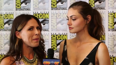 Phoebe_Tonkin__The_Originals__Teases_Hayley_s_Hybrid_Future_-_Comic-Con_2014_057.jpg