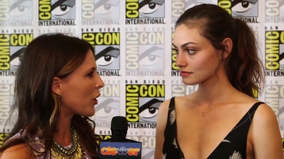 Phoebe_Tonkin__The_Originals__Teases_Hayley_s_Hybrid_Future_-_Comic-Con_2014_060.jpg