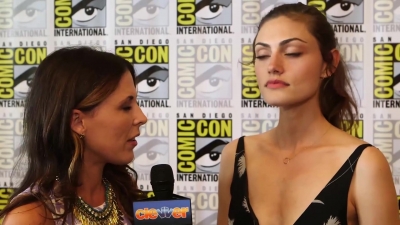 Phoebe_Tonkin__The_Originals__Teases_Hayley_s_Hybrid_Future_-_Comic-Con_2014_063.jpg