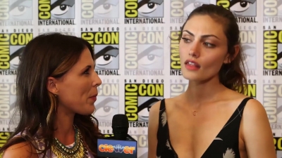 Phoebe_Tonkin__The_Originals__Teases_Hayley_s_Hybrid_Future_-_Comic-Con_2014_064.jpg