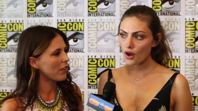 Phoebe_Tonkin__The_Originals__Teases_Hayley_s_Hybrid_Future_-_Comic-Con_2014_066.jpg
