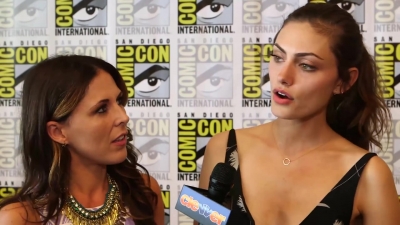 Phoebe_Tonkin__The_Originals__Teases_Hayley_s_Hybrid_Future_-_Comic-Con_2014_069.jpg