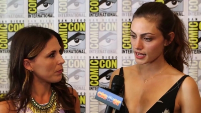 Phoebe_Tonkin__The_Originals__Teases_Hayley_s_Hybrid_Future_-_Comic-Con_2014_074.jpg