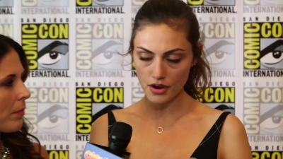 Phoebe_Tonkin__The_Originals__Teases_Hayley_s_Hybrid_Future_-_Comic-Con_2014_081.jpg