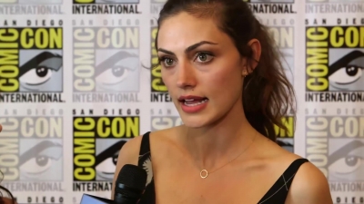 Phoebe_Tonkin__The_Originals__Teases_Hayley_s_Hybrid_Future_-_Comic-Con_2014_083.jpg