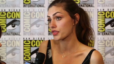 Phoebe_Tonkin__The_Originals__Teases_Hayley_s_Hybrid_Future_-_Comic-Con_2014_087.jpg
