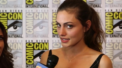 Phoebe_Tonkin__The_Originals__Teases_Hayley_s_Hybrid_Future_-_Comic-Con_2014_098.jpg