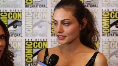 Phoebe_Tonkin__The_Originals__Teases_Hayley_s_Hybrid_Future_-_Comic-Con_2014_099.jpg