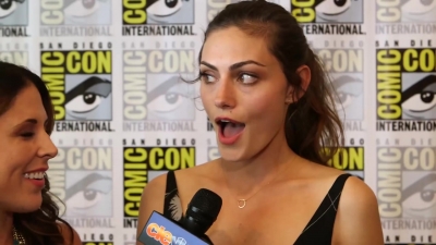 Phoebe_Tonkin__The_Originals__Teases_Hayley_s_Hybrid_Future_-_Comic-Con_2014_101.jpg