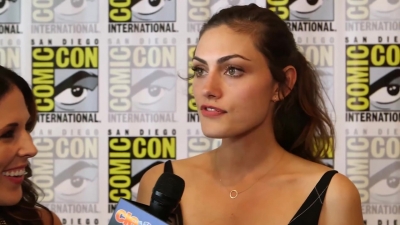 Phoebe_Tonkin__The_Originals__Teases_Hayley_s_Hybrid_Future_-_Comic-Con_2014_106.jpg