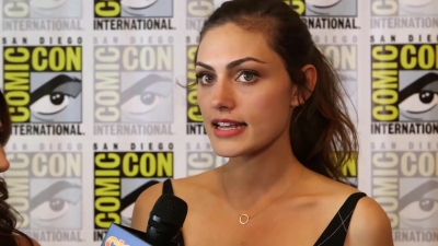 Phoebe_Tonkin__The_Originals__Teases_Hayley_s_Hybrid_Future_-_Comic-Con_2014_107.jpg