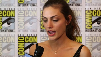 Phoebe_Tonkin__The_Originals__Teases_Hayley_s_Hybrid_Future_-_Comic-Con_2014_112.jpg