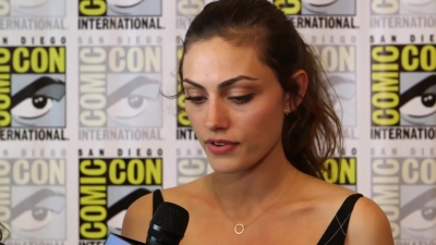 Phoebe_Tonkin__The_Originals__Teases_Hayley_s_Hybrid_Future_-_Comic-Con_2014_114.jpg