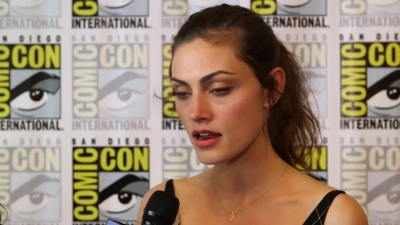 Phoebe_Tonkin__The_Originals__Teases_Hayley_s_Hybrid_Future_-_Comic-Con_2014_129.jpg
