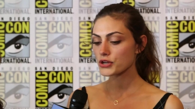 Phoebe_Tonkin__The_Originals__Teases_Hayley_s_Hybrid_Future_-_Comic-Con_2014_130.jpg