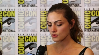 Phoebe_Tonkin__The_Originals__Teases_Hayley_s_Hybrid_Future_-_Comic-Con_2014_131.jpg