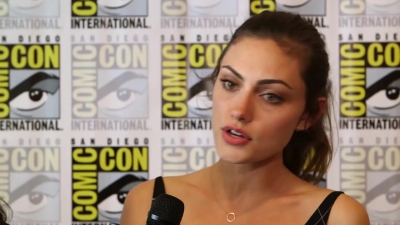 Phoebe_Tonkin__The_Originals__Teases_Hayley_s_Hybrid_Future_-_Comic-Con_2014_142.jpg