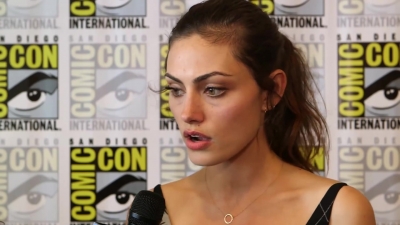Phoebe_Tonkin__The_Originals__Teases_Hayley_s_Hybrid_Future_-_Comic-Con_2014_152.jpg