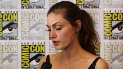 Phoebe_Tonkin__The_Originals__Teases_Hayley_s_Hybrid_Future_-_Comic-Con_2014_156.jpg